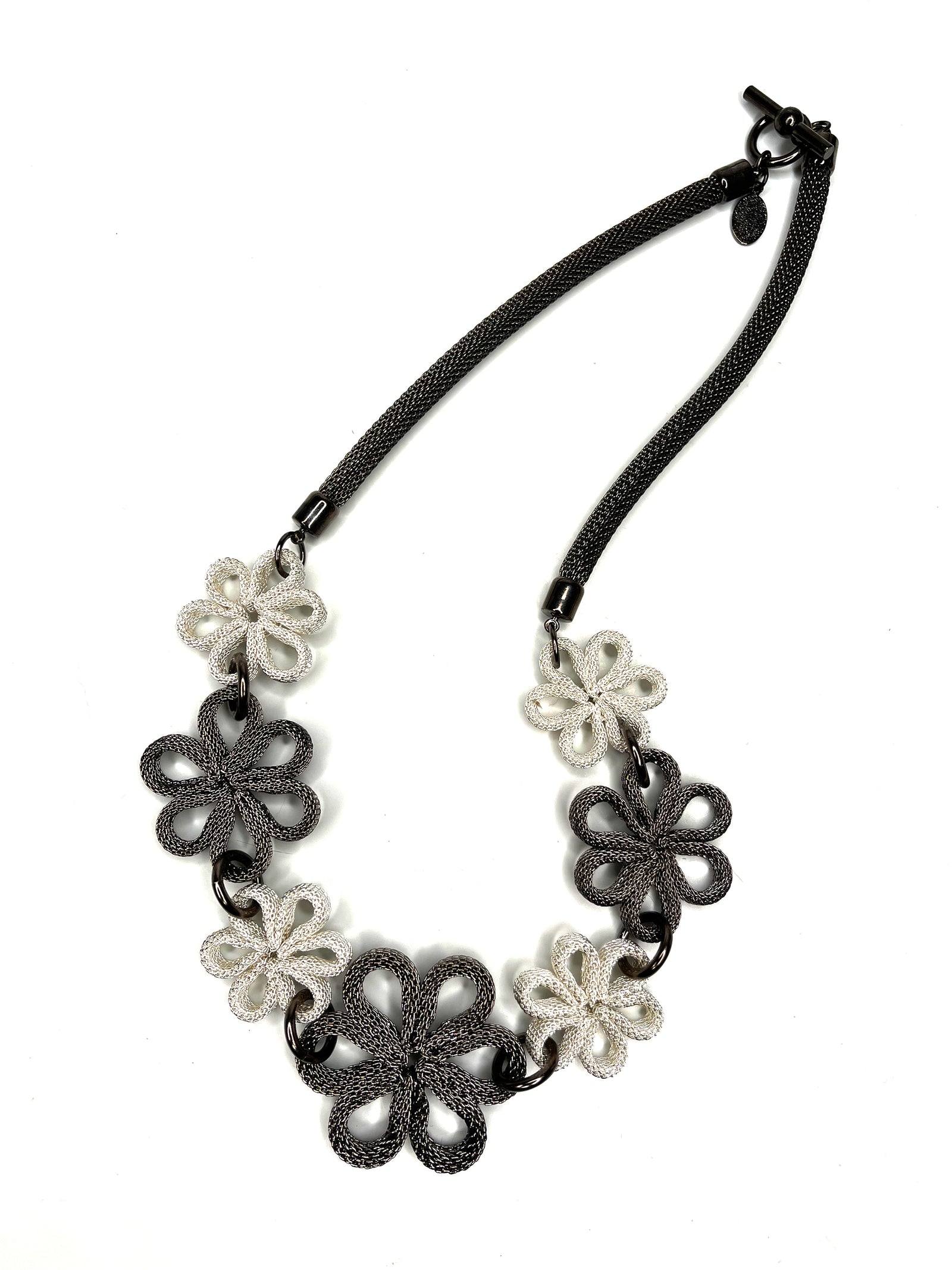 Mesh Daisy Necklace
