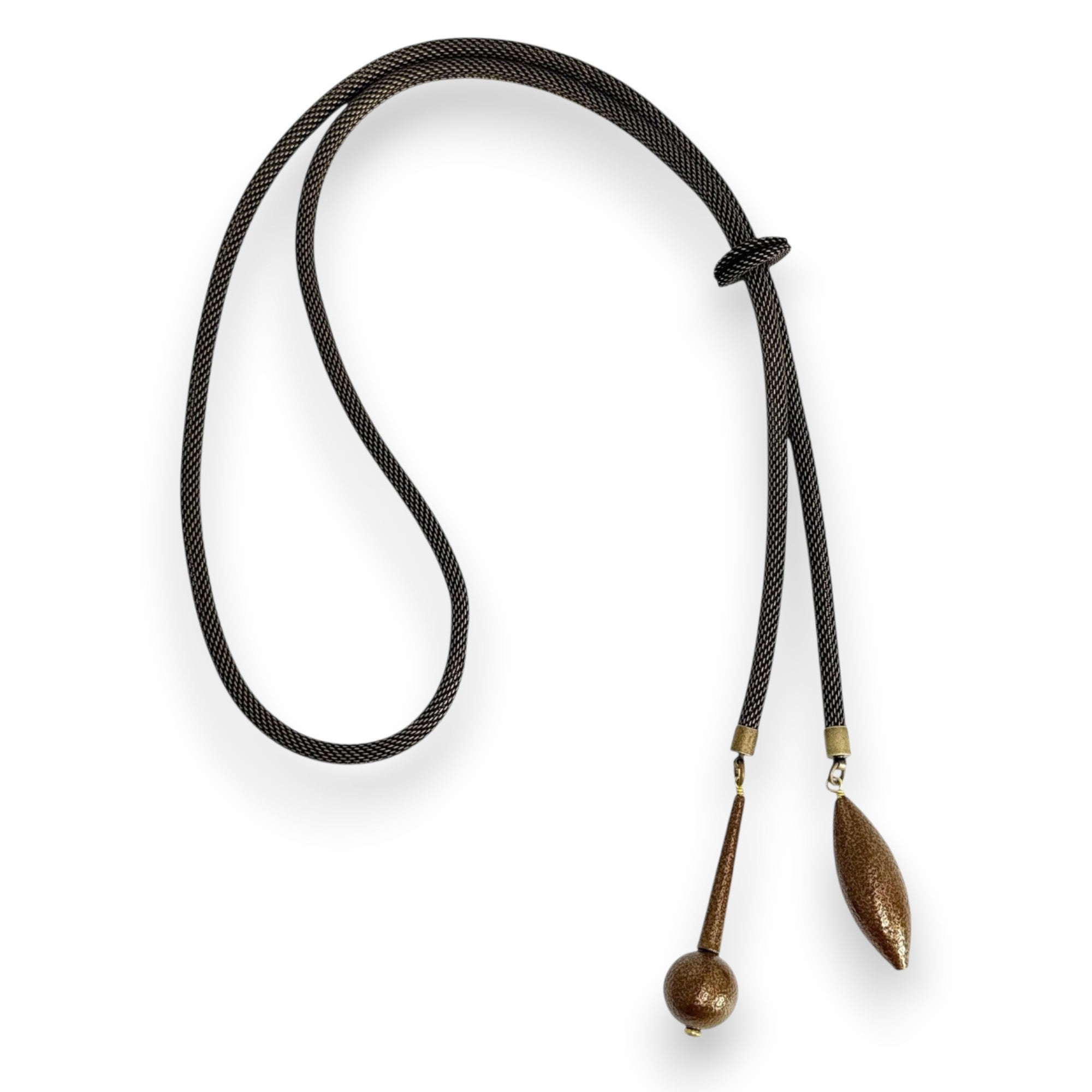 Mesh bolo necklace with geometric ends