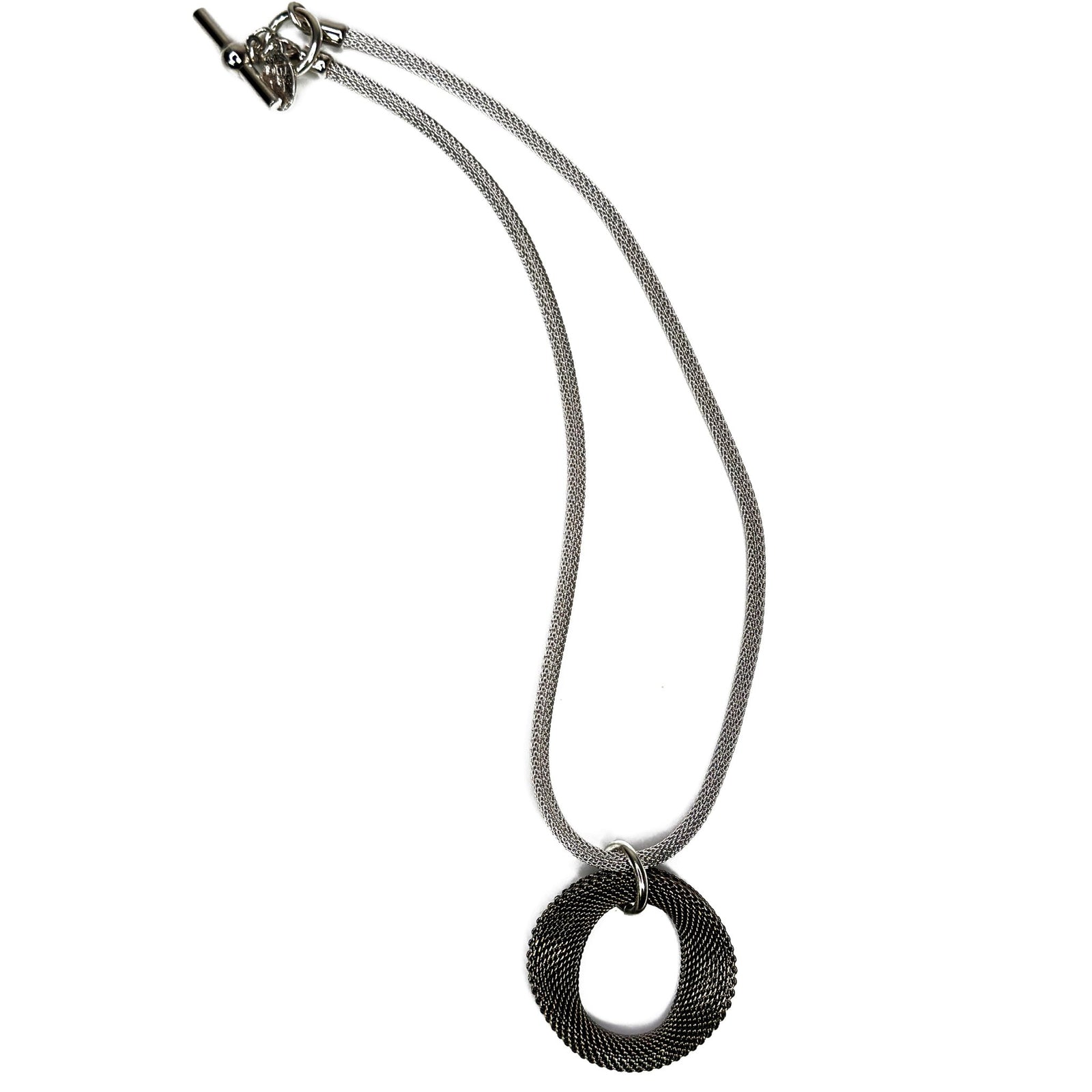 Oval Ring Pendant Mesh Necklace