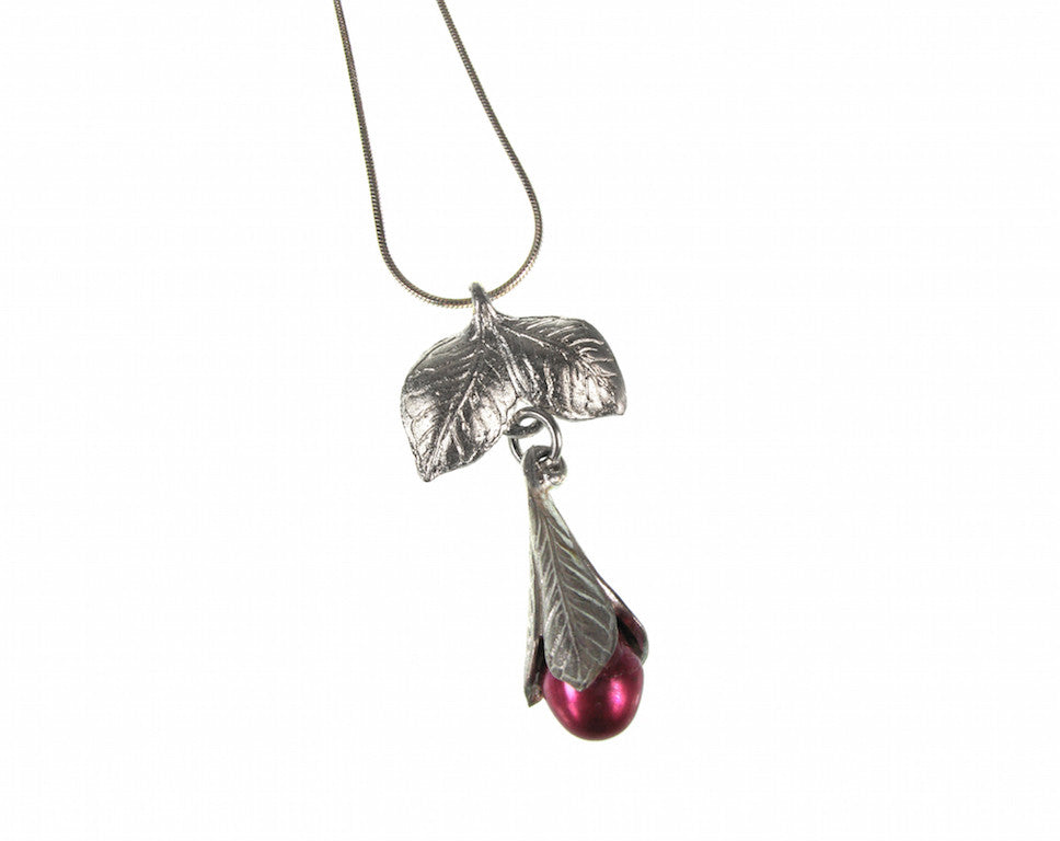 Trumpet Pearl & Leaf Pendant Necklace | Erica Zap Designs