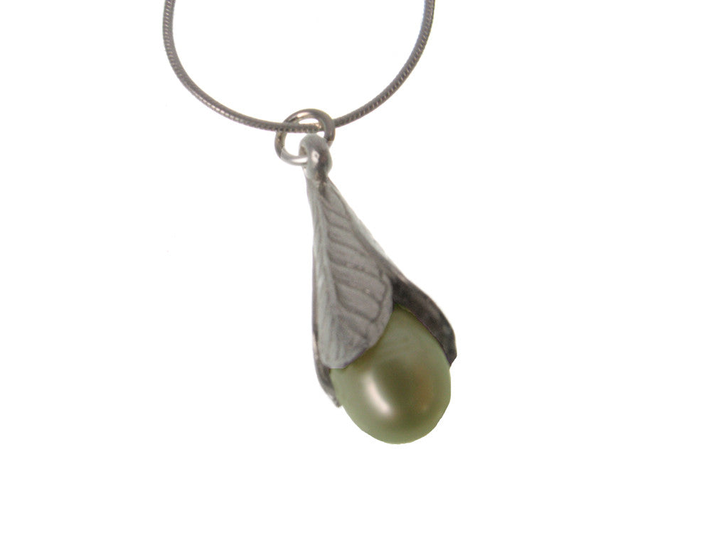 Trumpet Leaf Pearl Pendant Necklace | Erica Zap Designs